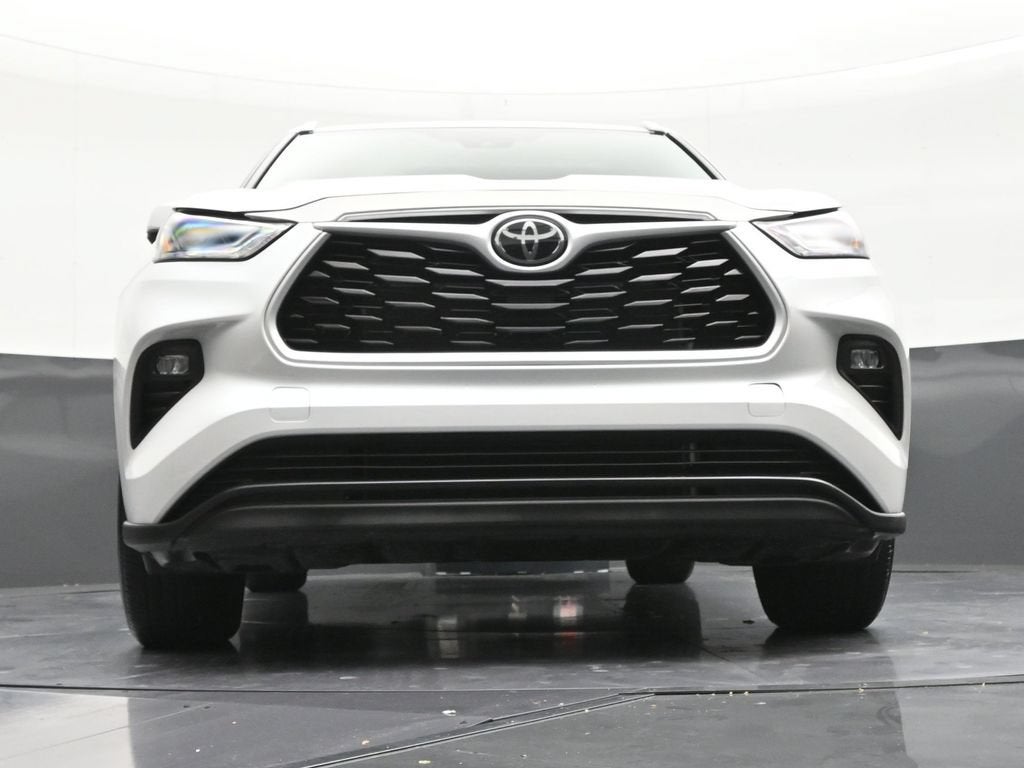 2025 Toyota Highlander XLE
