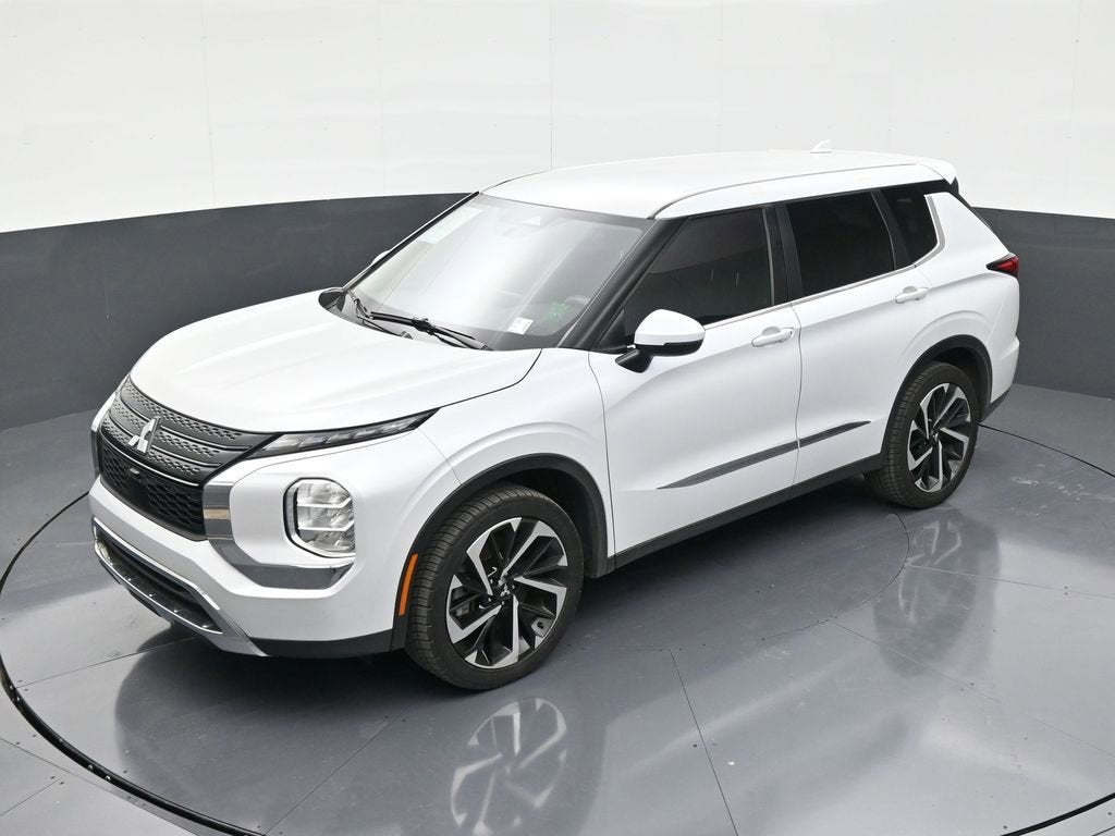 2022 Mitsubishi Outlander ES