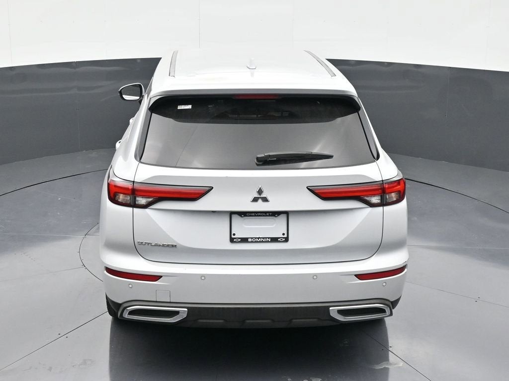 2022 Mitsubishi Outlander ES