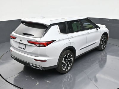2022 Mitsubishi Outlander ES