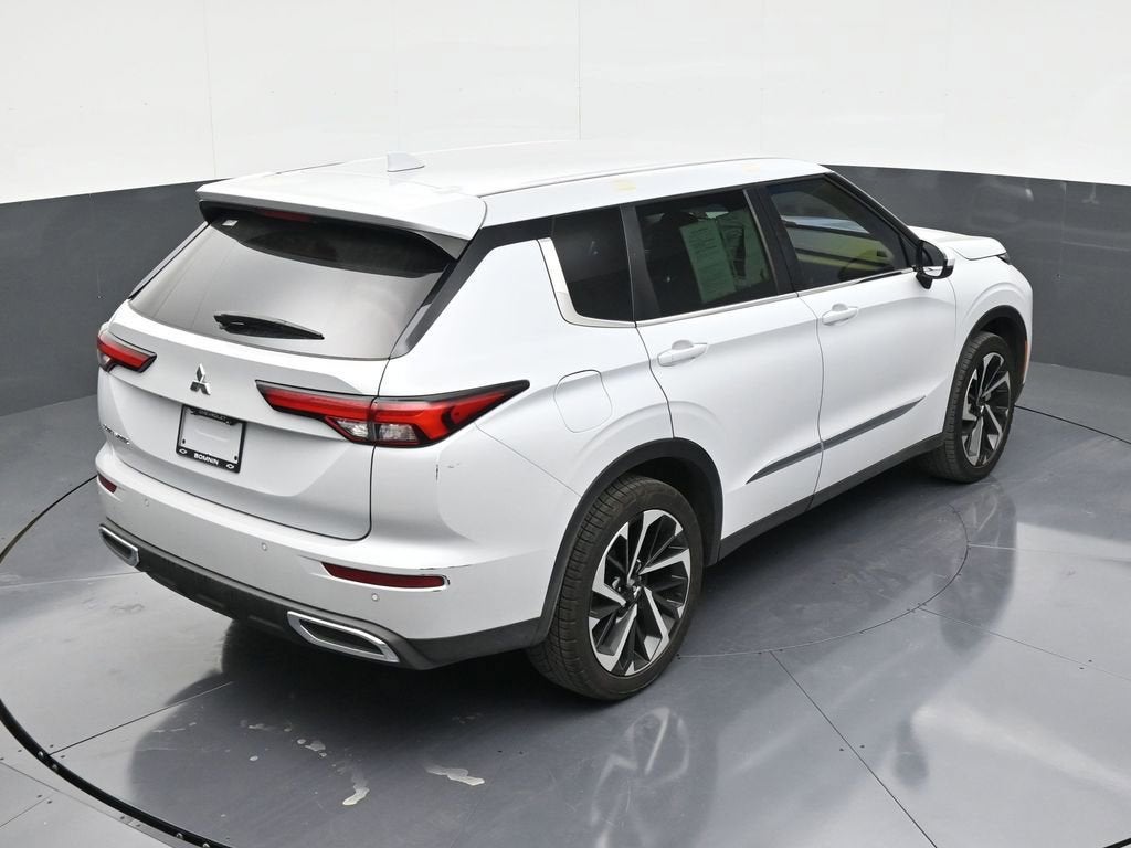 2022 Mitsubishi Outlander ES