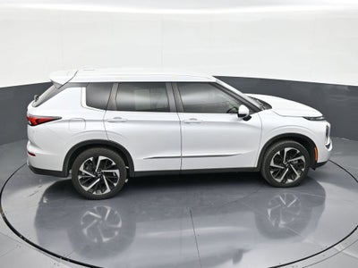 2022 Mitsubishi Outlander ES