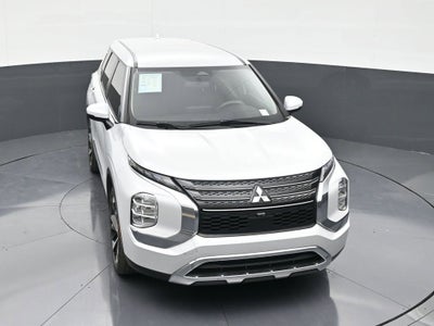 2022 Mitsubishi Outlander ES