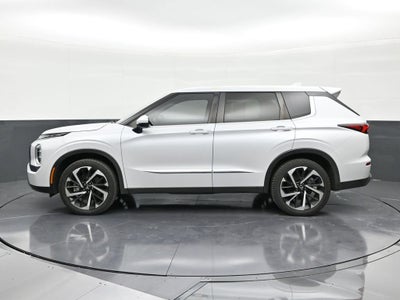 2022 Mitsubishi Outlander ES