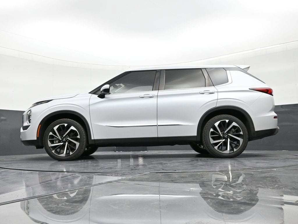 2022 Mitsubishi Outlander ES
