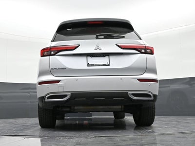 2022 Mitsubishi Outlander ES