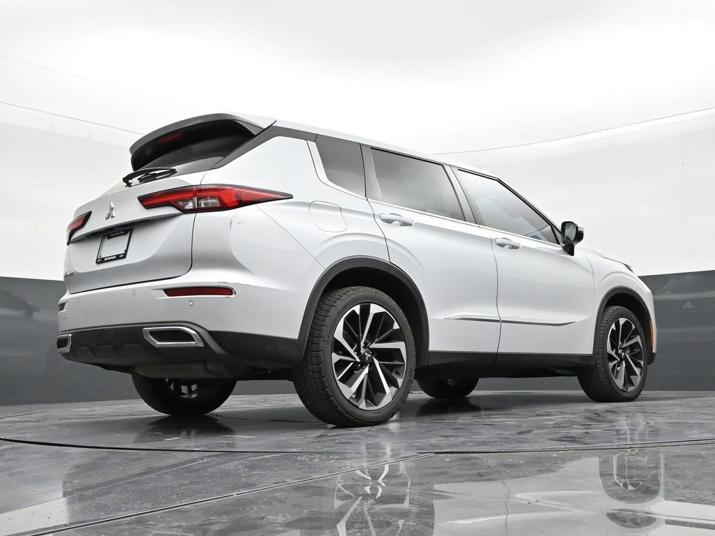 2022 Mitsubishi Outlander ES