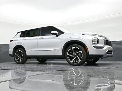 2022 Mitsubishi Outlander ES