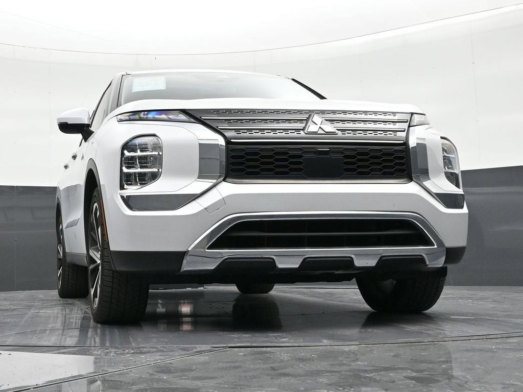 2022 Mitsubishi Outlander ES