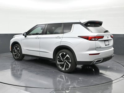 2022 Mitsubishi Outlander ES