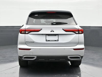 2022 Mitsubishi Outlander ES