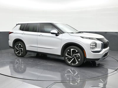 2022 Mitsubishi Outlander ES