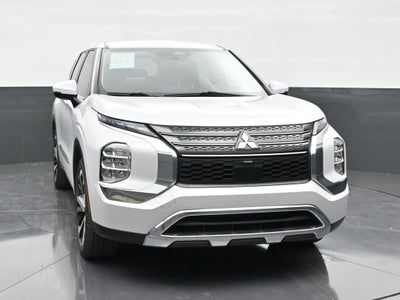 2022 Mitsubishi Outlander ES