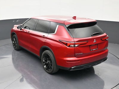 2023 Mitsubishi Outlander SE