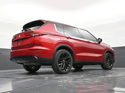 2023 Mitsubishi Outlander SE