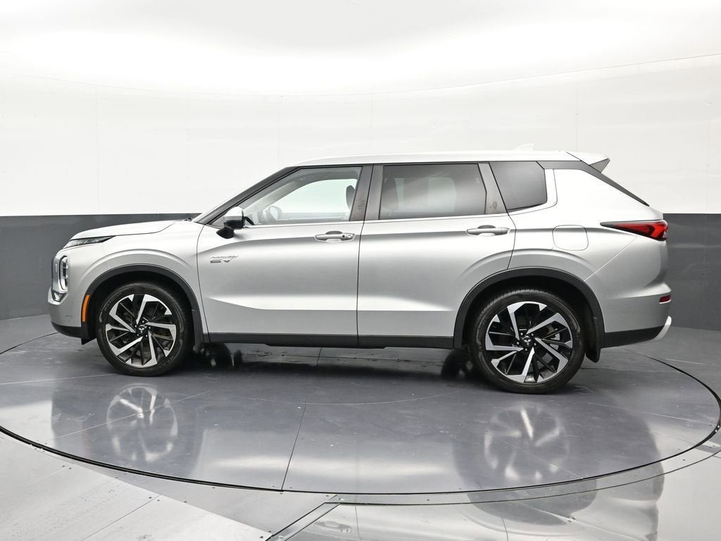 2023 Mitsubishi Outlander PHEV SE