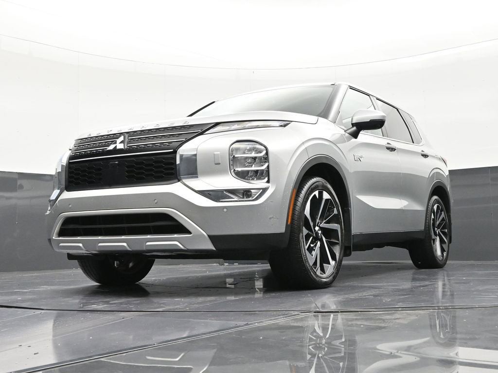 2023 Mitsubishi Outlander PHEV SE
