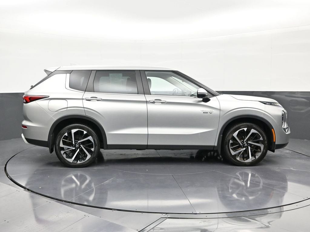 2023 Mitsubishi Outlander PHEV SE