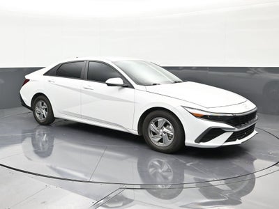 2024 Hyundai Elantra SE