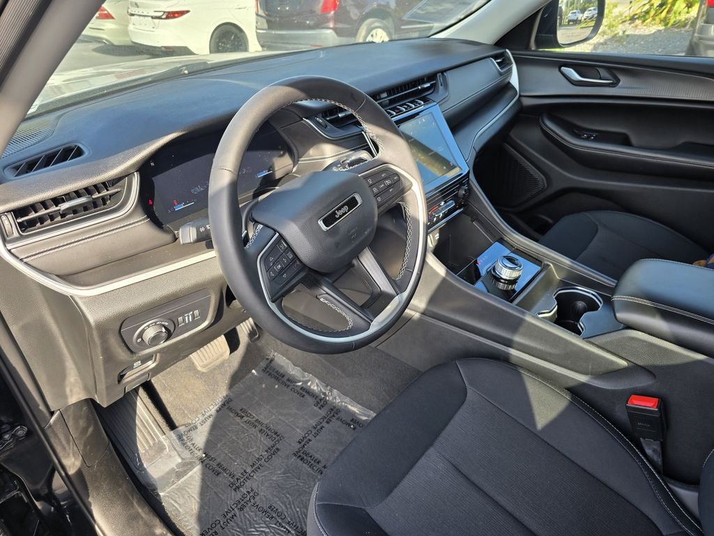 2023 Jeep Grand Cherokee Laredo