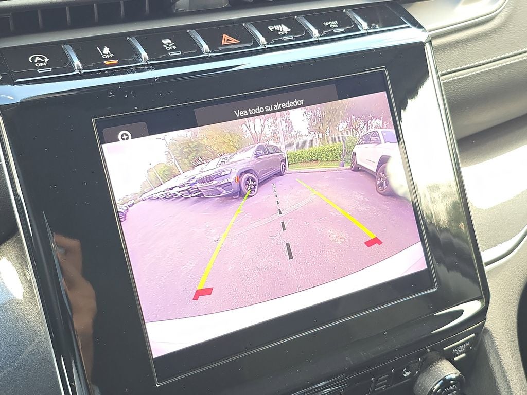 2022 Jeep Grand Cherokee L Laredo