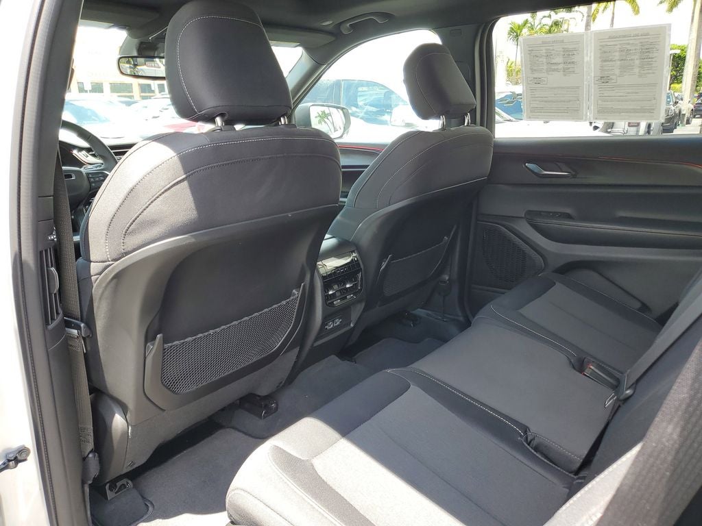 2024 Jeep Grand Cherokee L Laredo