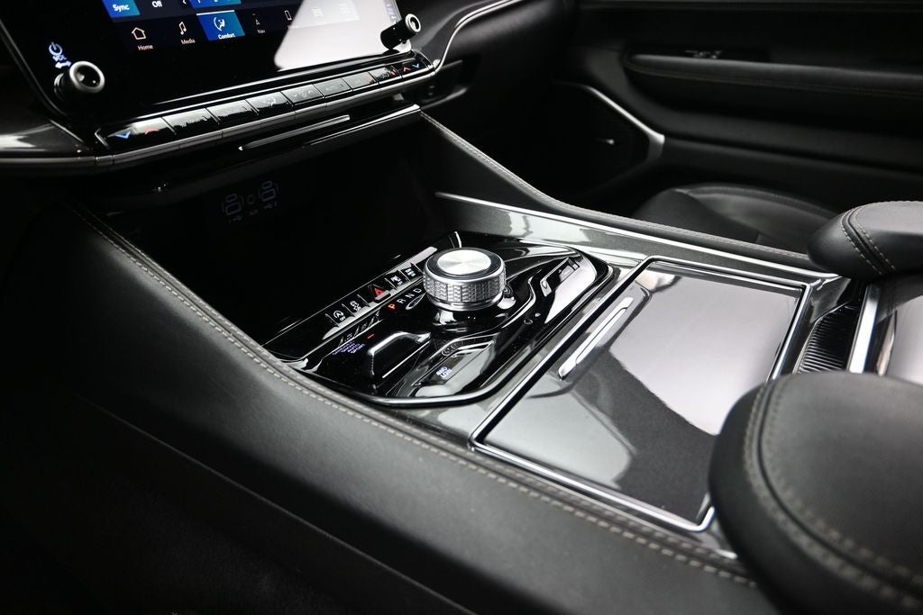 2024 Jeep Wagoneer Base