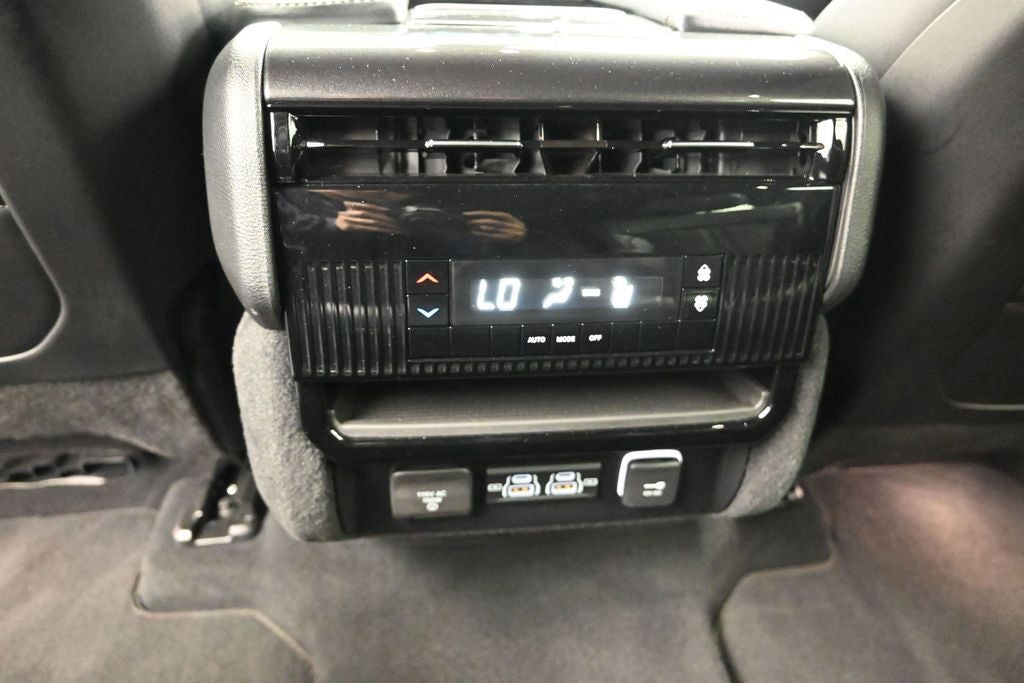 2024 Jeep Wagoneer Base