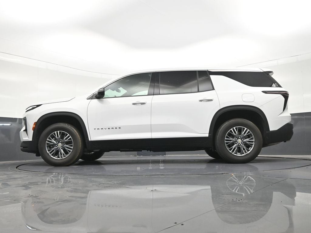2024 Chevrolet Traverse LS
