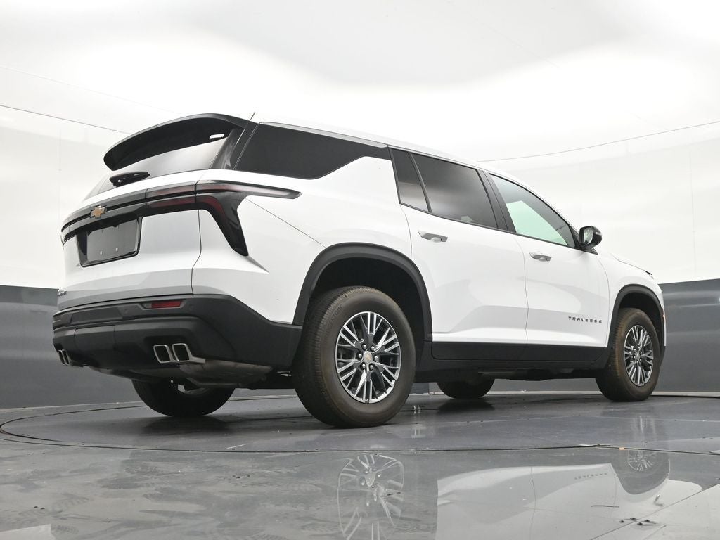 2024 Chevrolet Traverse LS