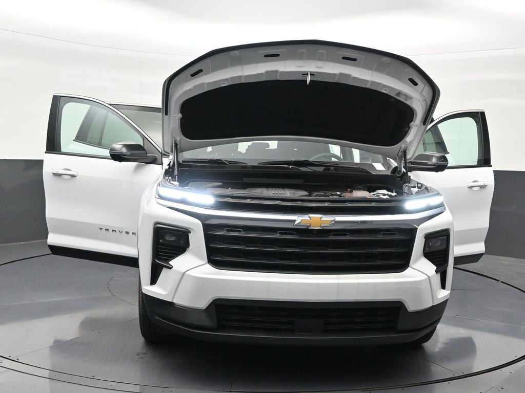 2024 Chevrolet Traverse LS