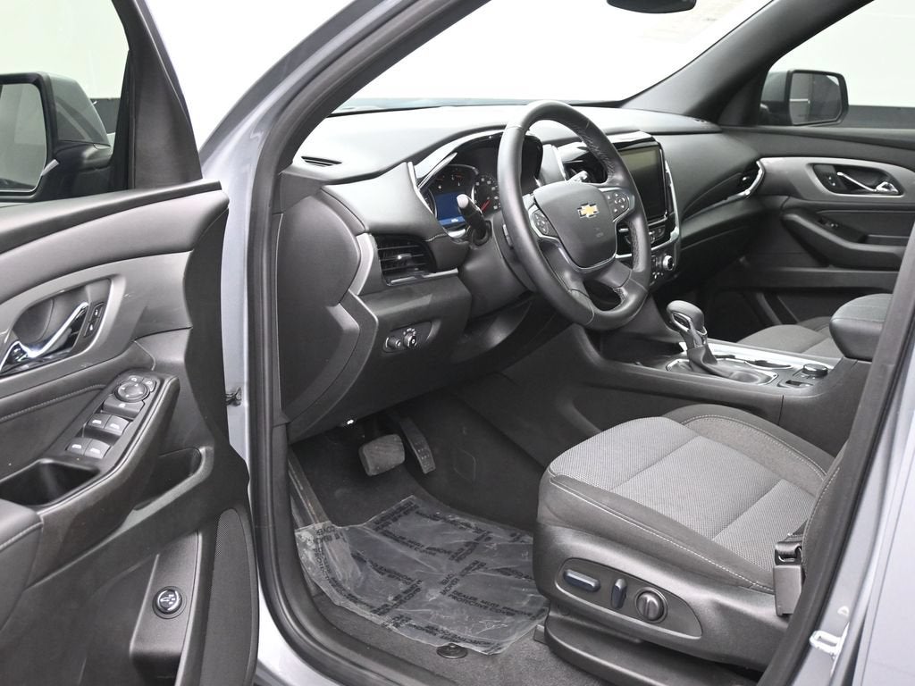 2024 Chevrolet Traverse Limited LT Cloth