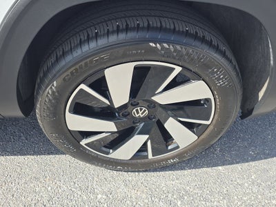 2024 Volkswagen Atlas Cross Sport 2.0T SE w/Technology