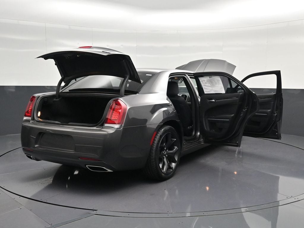 2022 Chrysler 300 Touring