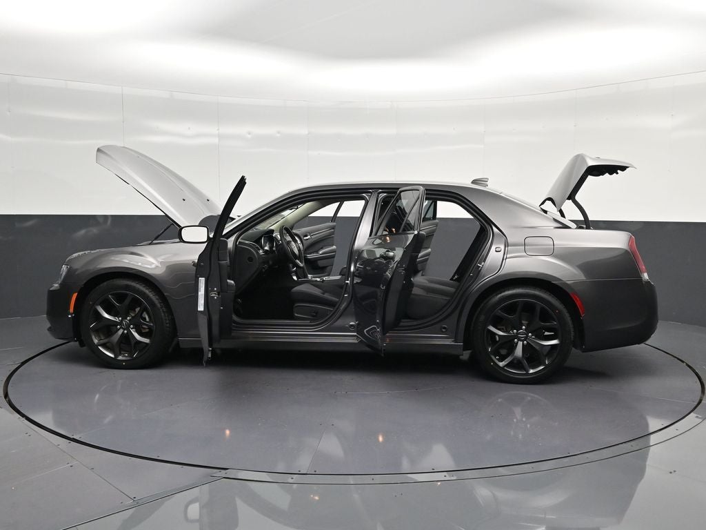 2022 Chrysler 300 Touring