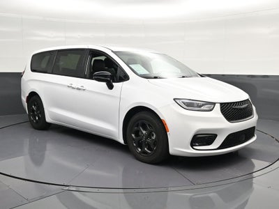 2024 Chrysler Pacifica Hybrid Select Premium S Appearance
