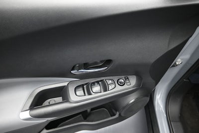2022 Nissan Kicks SR