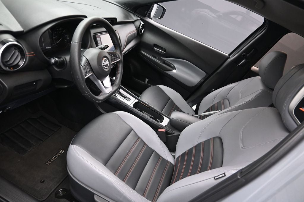 2022 Nissan Kicks SR