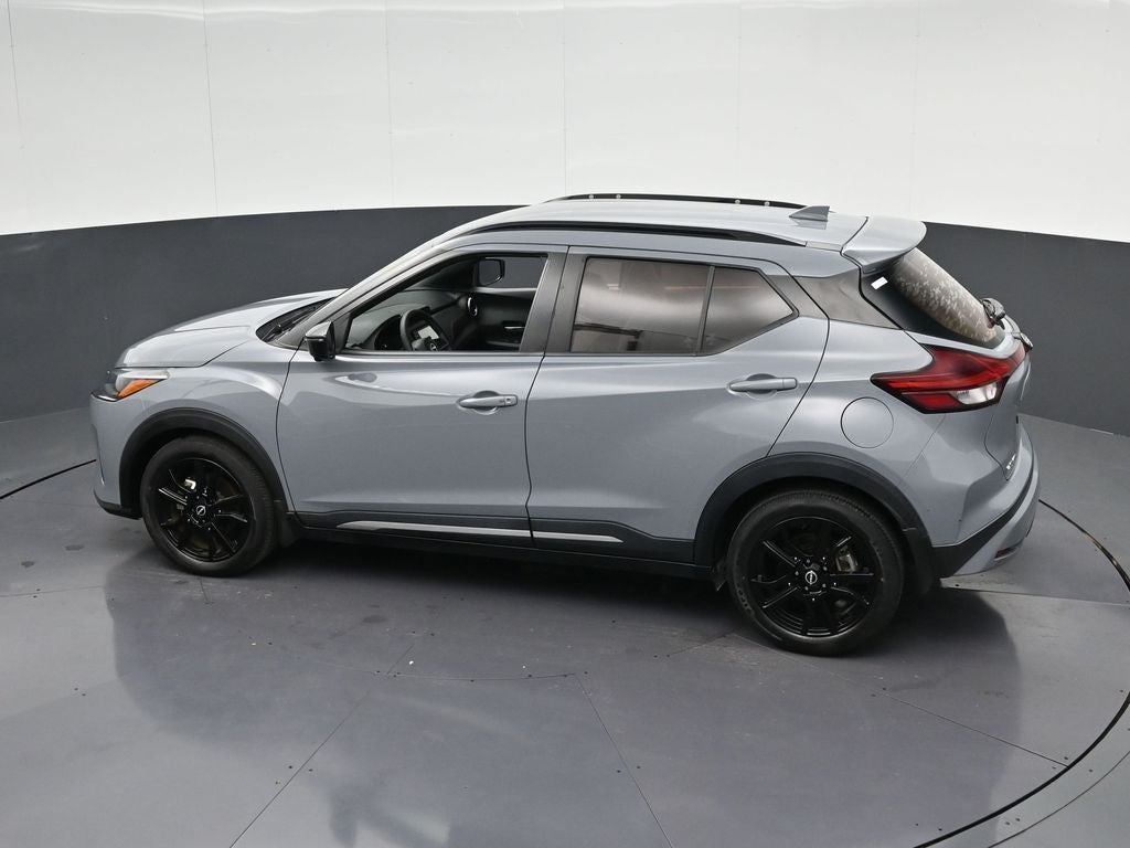 2022 Nissan Kicks SR