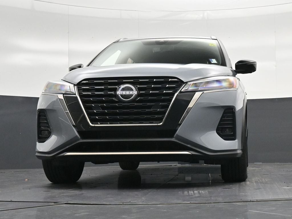 2022 Nissan Kicks SR
