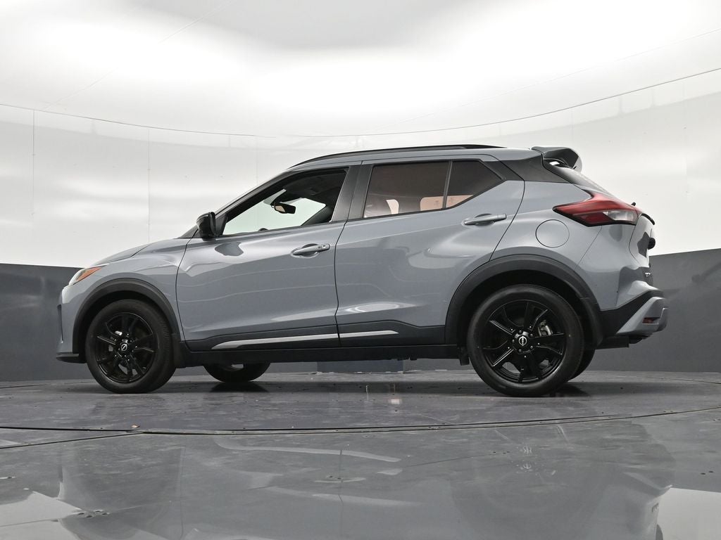 2022 Nissan Kicks SR