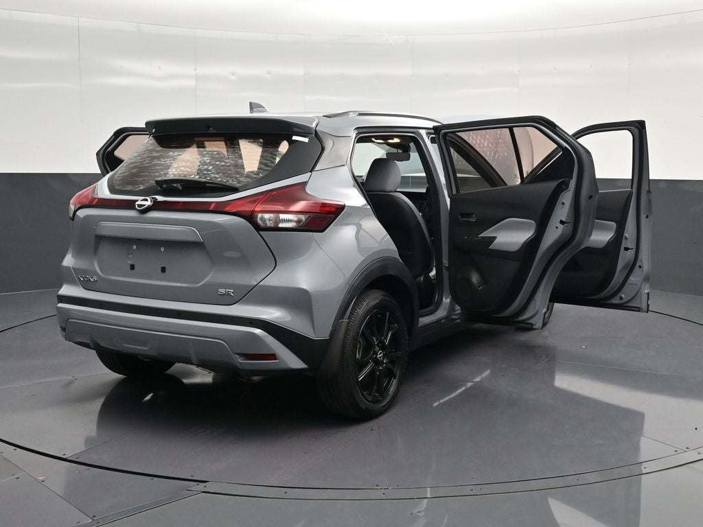 2022 Nissan Kicks SR