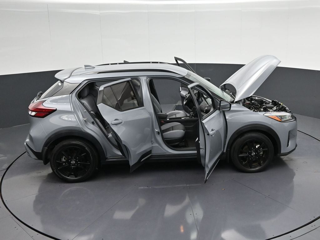 2022 Nissan Kicks SR
