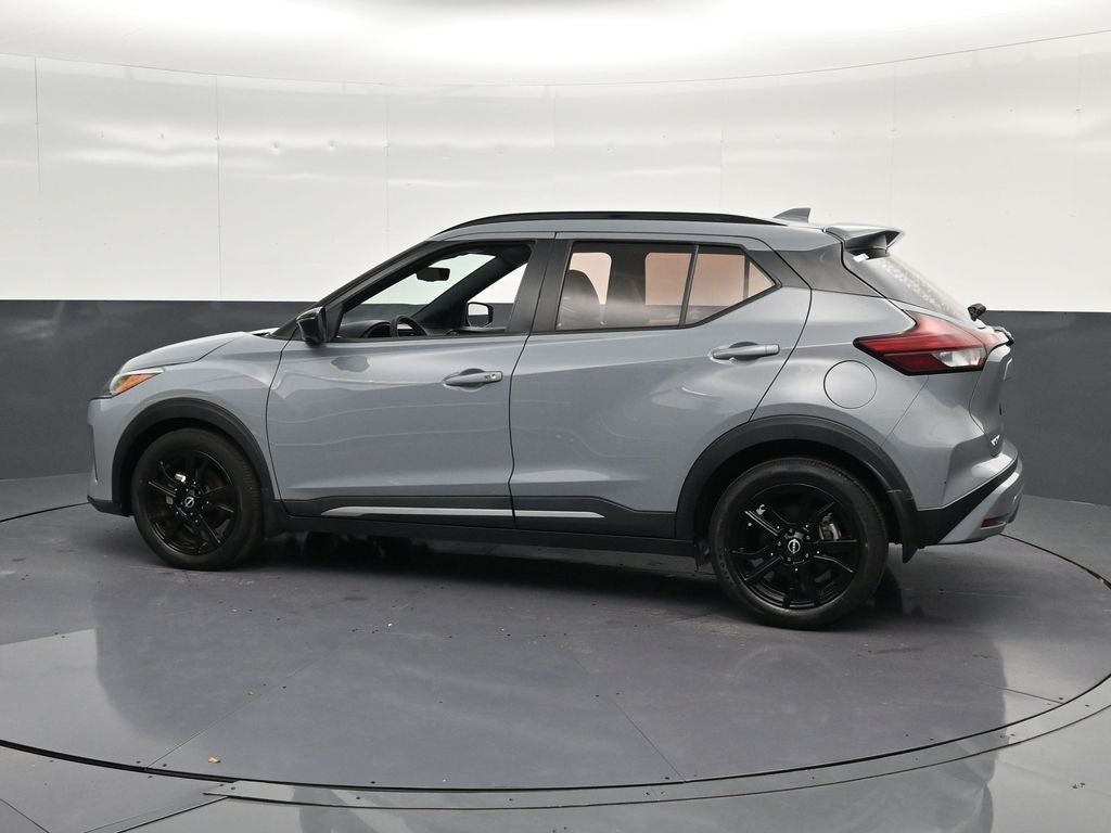2022 Nissan Kicks SR