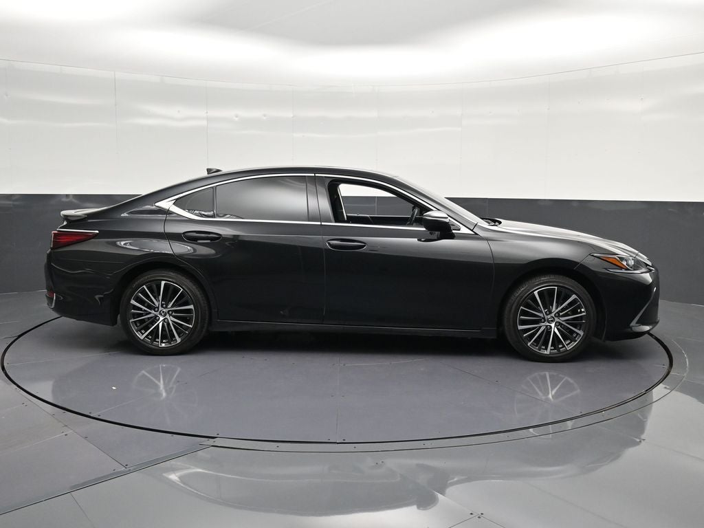 2025 Lexus ES 300h