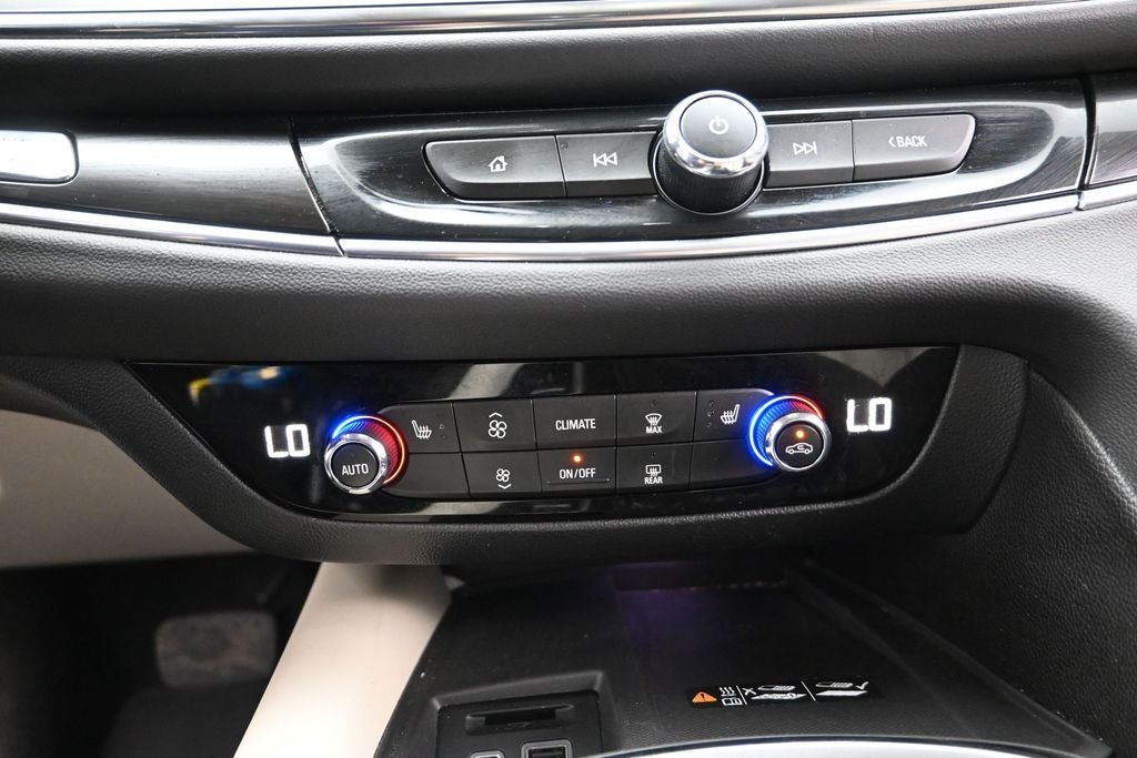 2024 Buick Enclave Essence