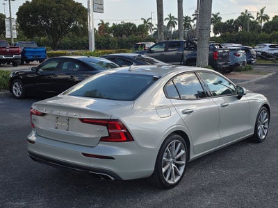 2020 Volvo S60 T5 Momentum