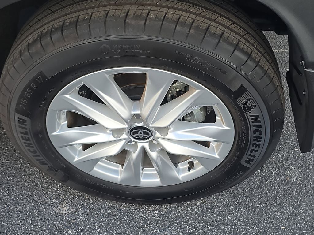 2025 Toyota Corolla Cross LE