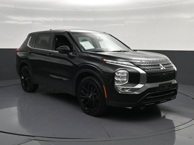 2023 Mitsubishi Outlander SE