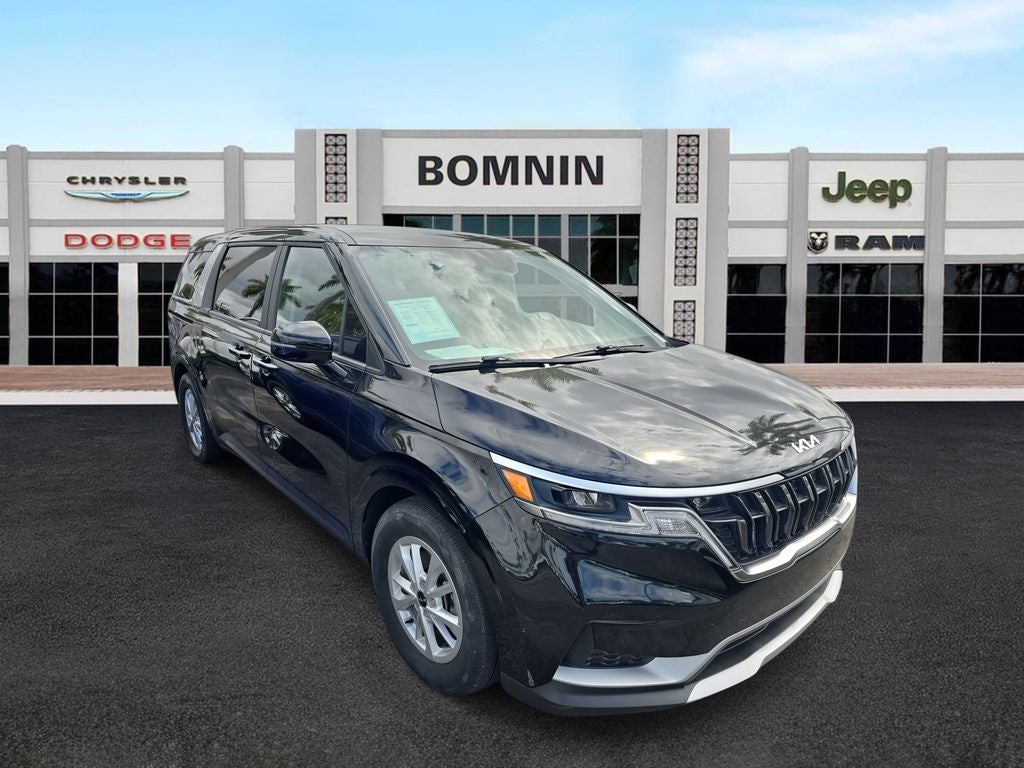 2024 Kia Carnival LX